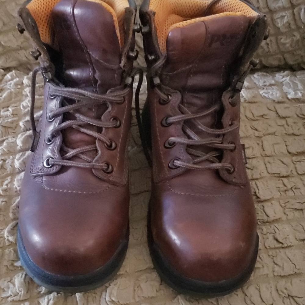 Timberland 8 Women 61/2 on Men